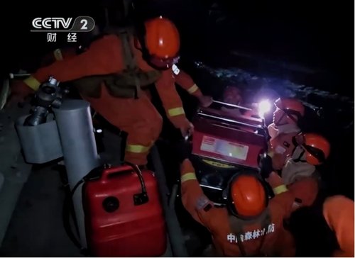 四川雅江森林火灾救援